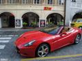 <b>Bval majitel a zakladatel HP-Exclusiv Zdenk Holubovsk pijel s prvn soukromou Ferrari California do Caffeterie - 3.4.09